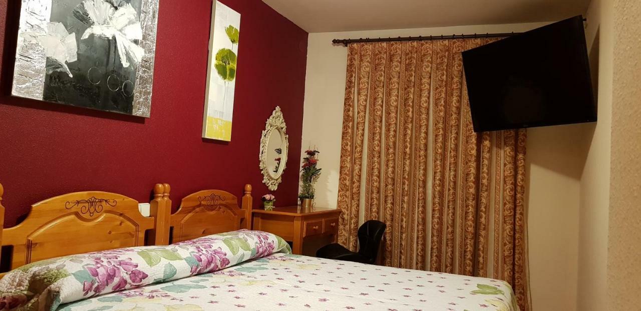 Hostal Plaza El Espinar Exteriér fotografie